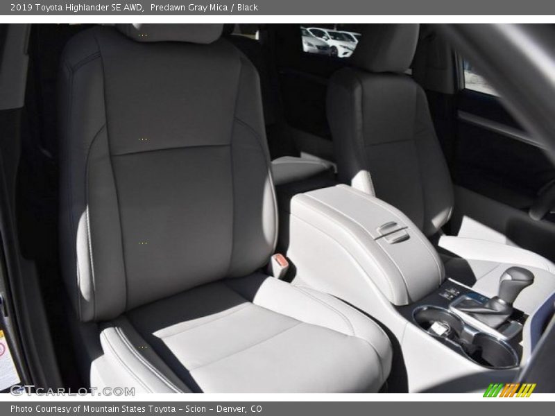 Predawn Gray Mica / Black 2019 Toyota Highlander SE AWD