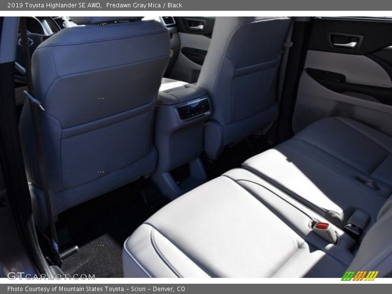 Predawn Gray Mica / Black 2019 Toyota Highlander SE AWD