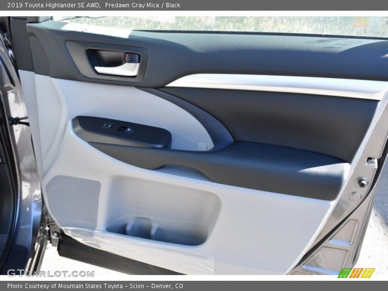 Predawn Gray Mica / Black 2019 Toyota Highlander SE AWD
