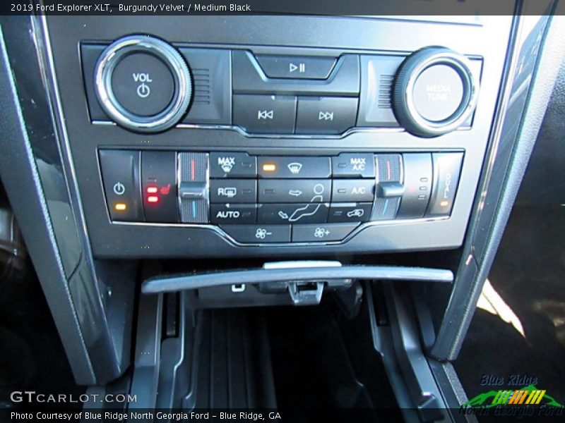 Burgundy Velvet / Medium Black 2019 Ford Explorer XLT