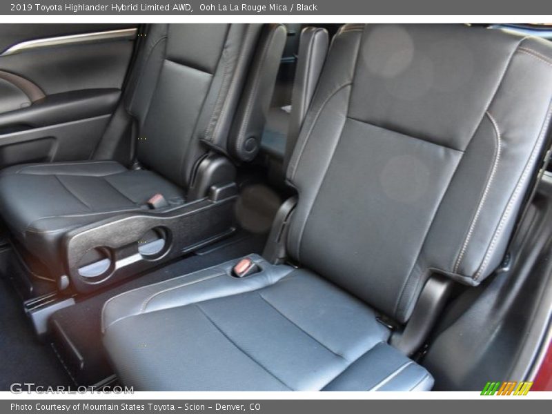 Ooh La La Rouge Mica / Black 2019 Toyota Highlander Hybrid Limited AWD