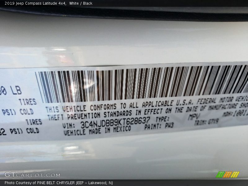 White / Black 2019 Jeep Compass Latitude 4x4