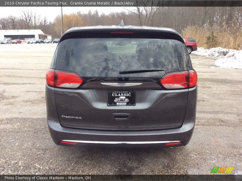 Granite Crystal Metallic / Black/Alloy 2019 Chrysler Pacifica Touring Plus