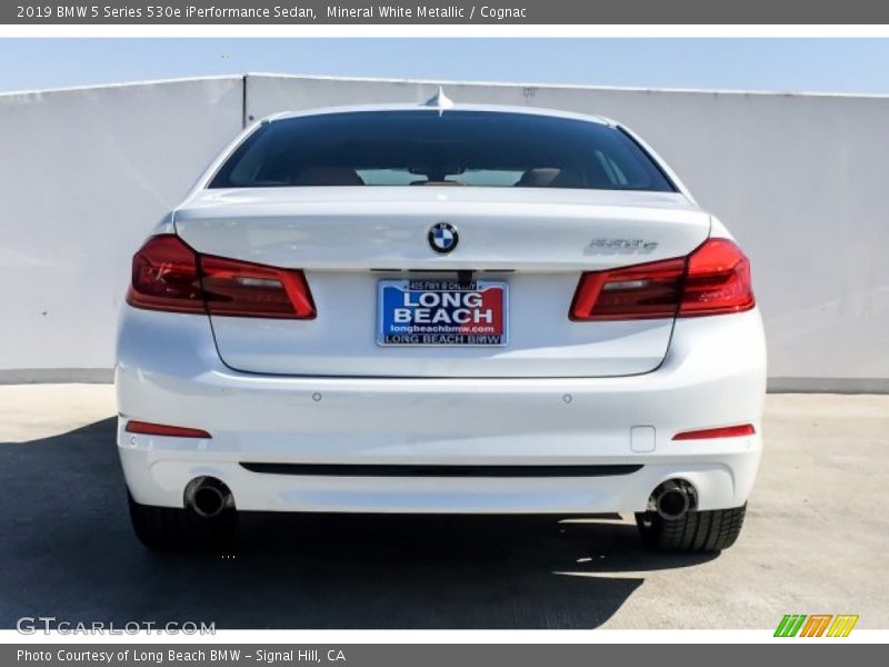 Mineral White Metallic / Cognac 2019 BMW 5 Series 530e iPerformance Sedan