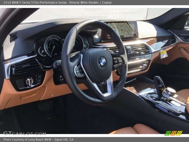 Mineral White Metallic / Cognac 2019 BMW 5 Series 530e iPerformance Sedan