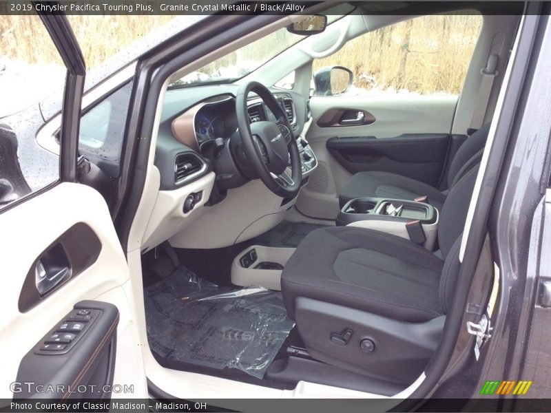 Granite Crystal Metallic / Black/Alloy 2019 Chrysler Pacifica Touring Plus