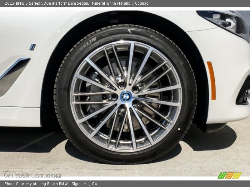 Mineral White Metallic / Cognac 2019 BMW 5 Series 530e iPerformance Sedan