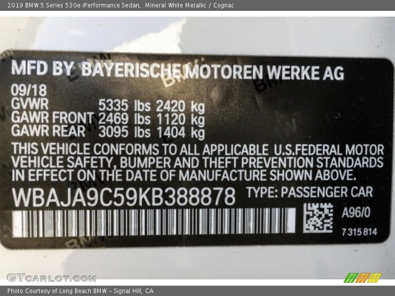 Mineral White Metallic / Cognac 2019 BMW 5 Series 530e iPerformance Sedan