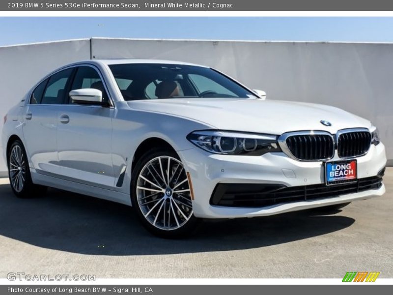 Mineral White Metallic / Cognac 2019 BMW 5 Series 530e iPerformance Sedan
