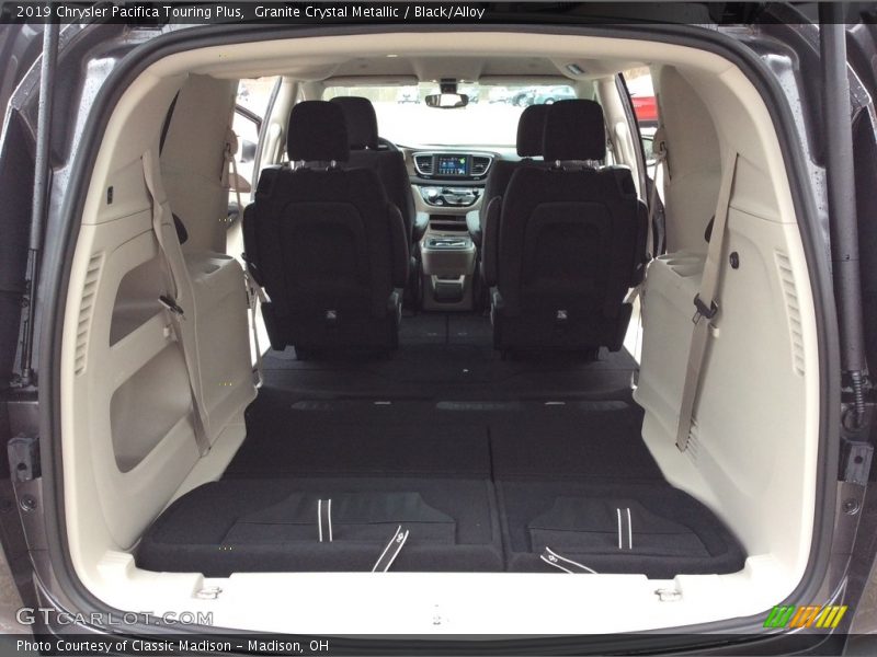 Granite Crystal Metallic / Black/Alloy 2019 Chrysler Pacifica Touring Plus