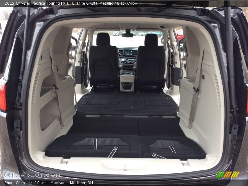 Granite Crystal Metallic / Black/Alloy 2019 Chrysler Pacifica Touring Plus
