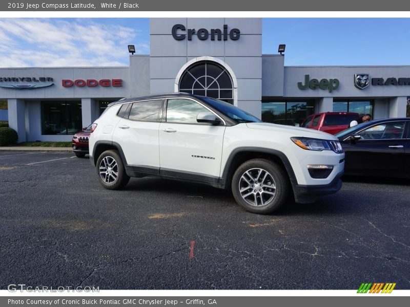 White / Black 2019 Jeep Compass Latitude