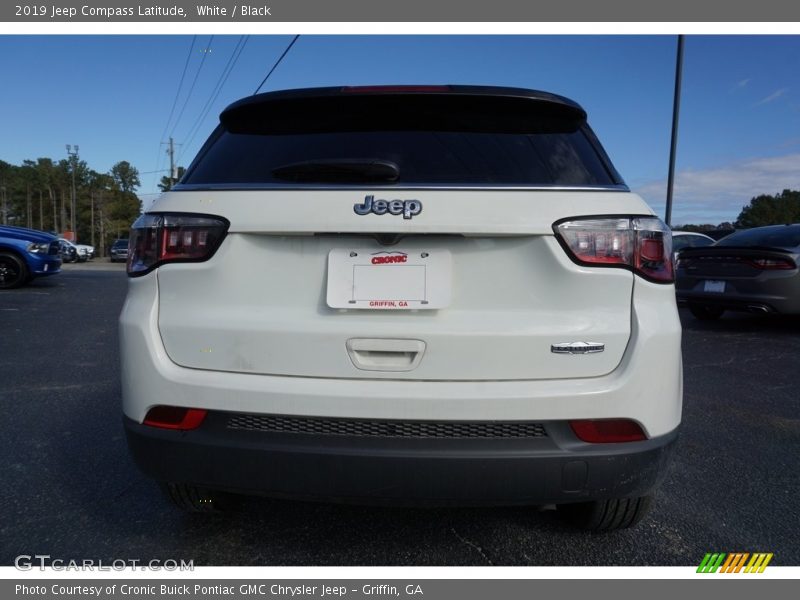 White / Black 2019 Jeep Compass Latitude