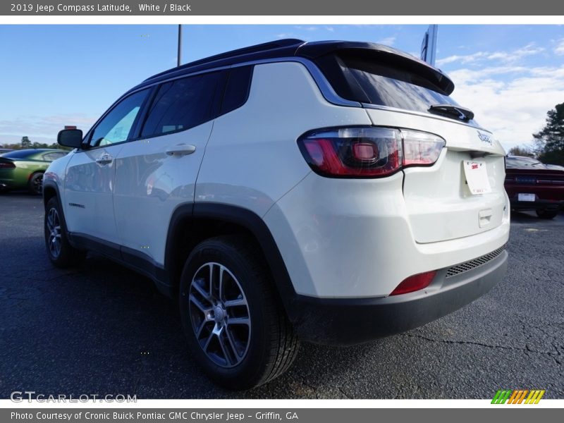 White / Black 2019 Jeep Compass Latitude
