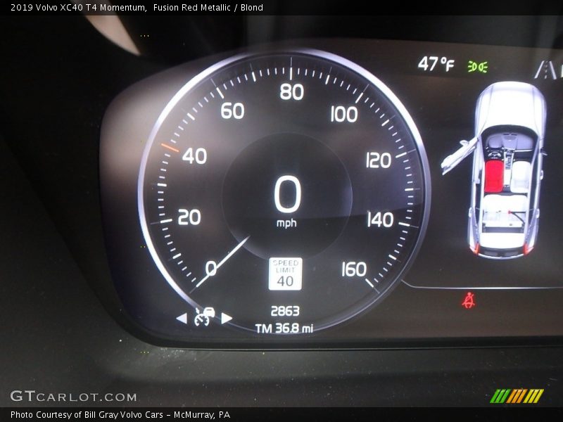 Fusion Red Metallic / Blond 2019 Volvo XC40 T4 Momentum