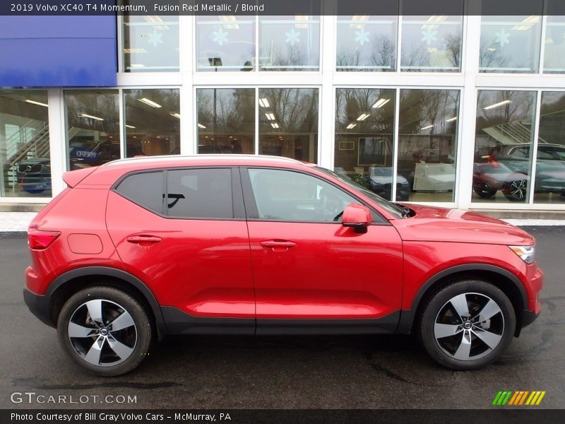  2019 XC40 T4 Momentum Fusion Red Metallic