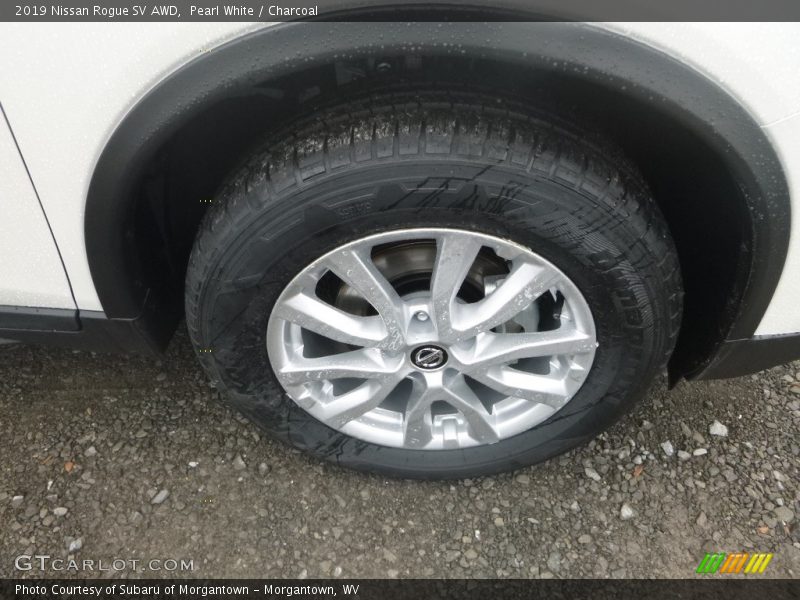 Pearl White / Charcoal 2019 Nissan Rogue SV AWD