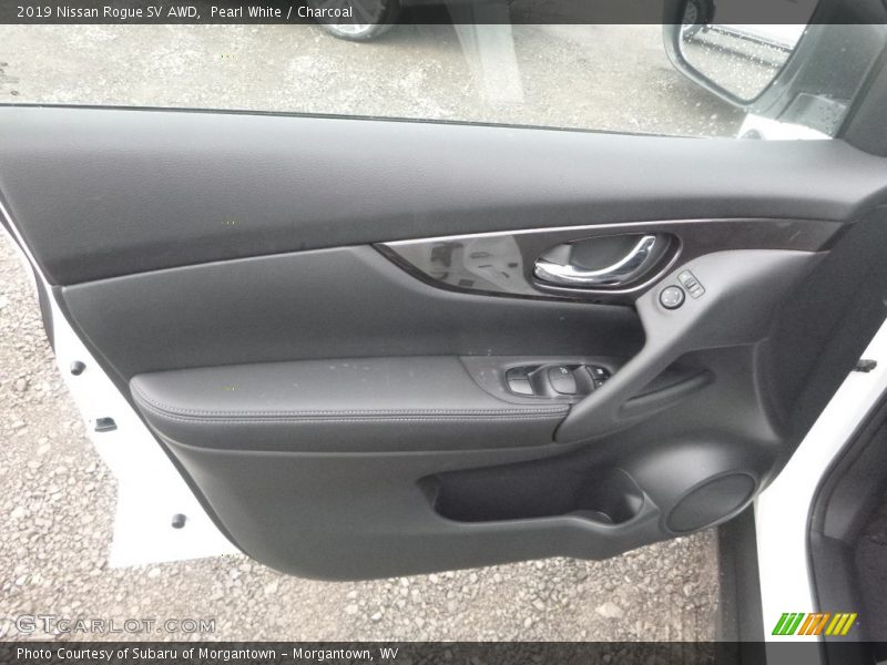 Pearl White / Charcoal 2019 Nissan Rogue SV AWD