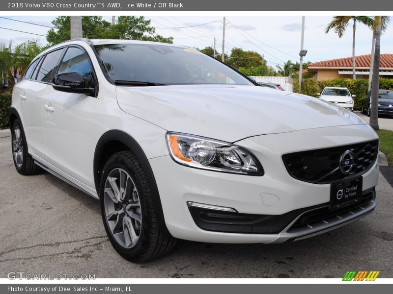 Ice White / Off Black 2018 Volvo V60 Cross Country T5 AWD