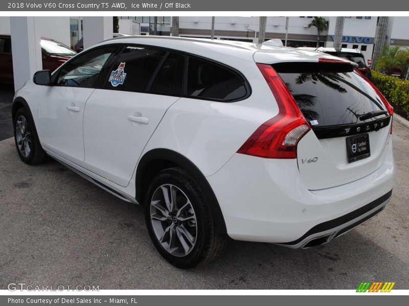 Ice White / Off Black 2018 Volvo V60 Cross Country T5 AWD
