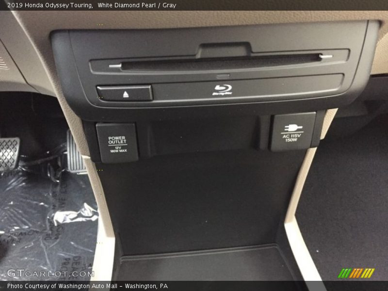 White Diamond Pearl / Gray 2019 Honda Odyssey Touring