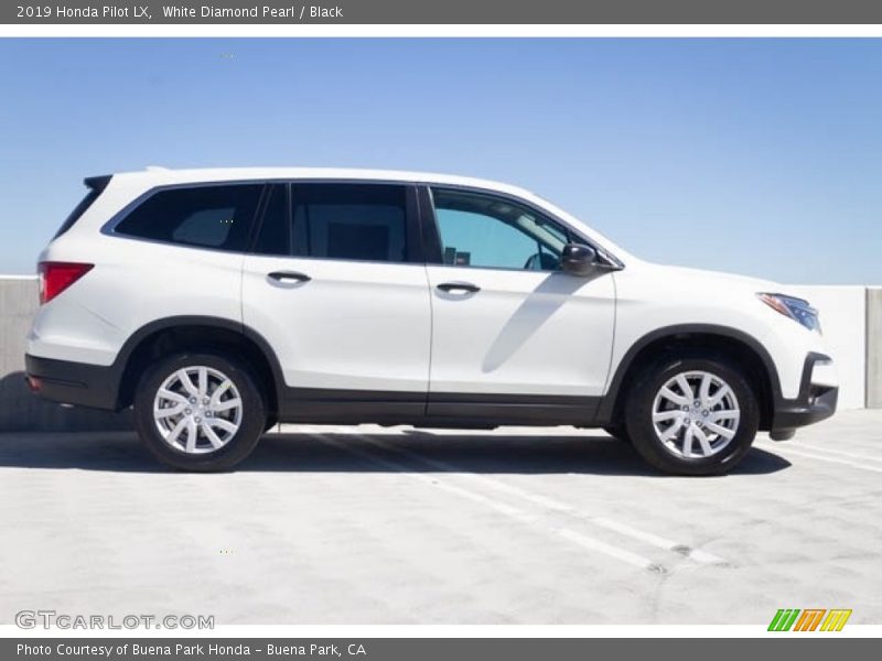 White Diamond Pearl / Black 2019 Honda Pilot LX