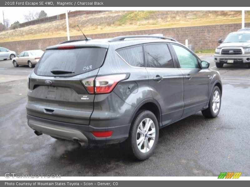 Magnetic / Charcoal Black 2018 Ford Escape SE 4WD