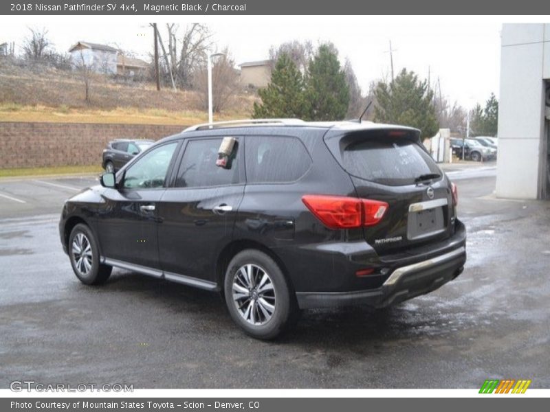 Magnetic Black / Charcoal 2018 Nissan Pathfinder SV 4x4