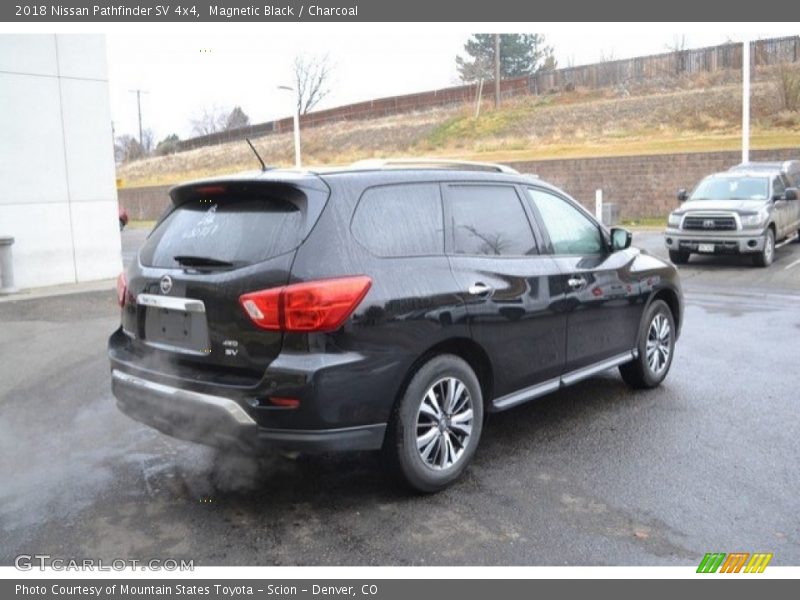 Magnetic Black / Charcoal 2018 Nissan Pathfinder SV 4x4