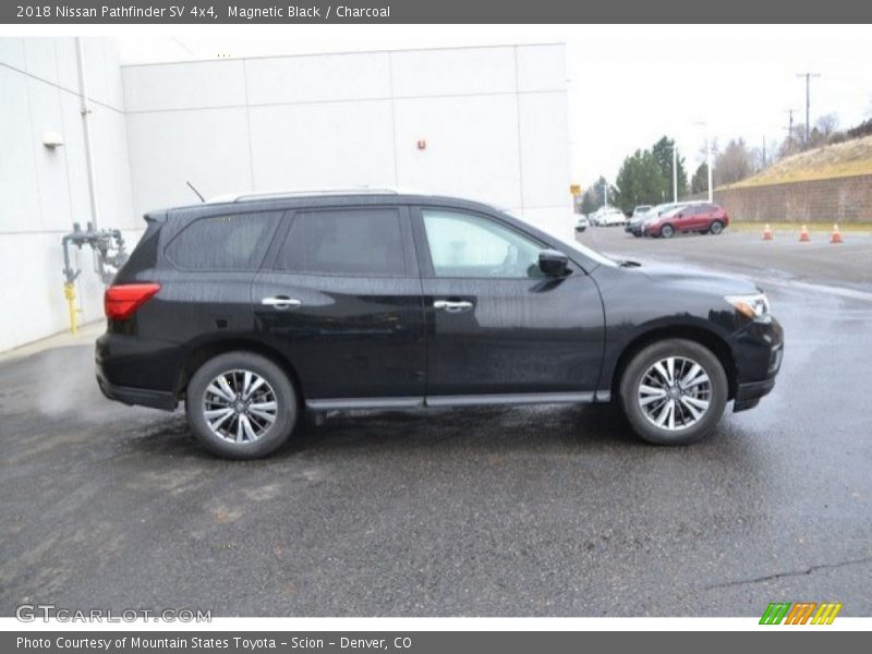 Magnetic Black / Charcoal 2018 Nissan Pathfinder SV 4x4