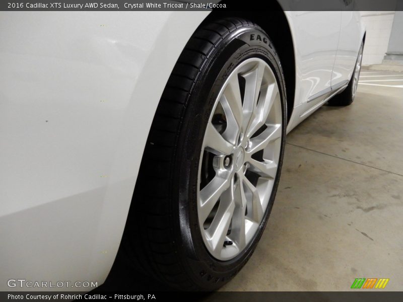Crystal White Tricoat / Shale/Cocoa 2016 Cadillac XTS Luxury AWD Sedan