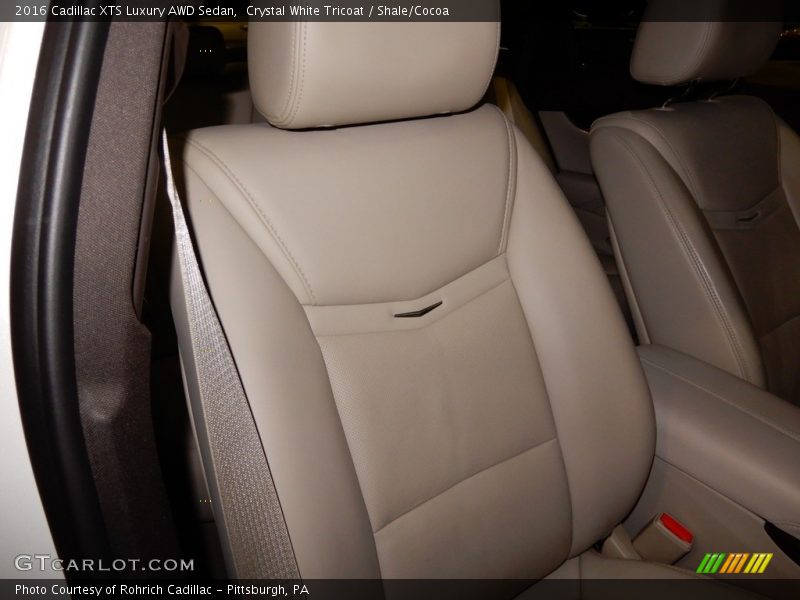 Crystal White Tricoat / Shale/Cocoa 2016 Cadillac XTS Luxury AWD Sedan