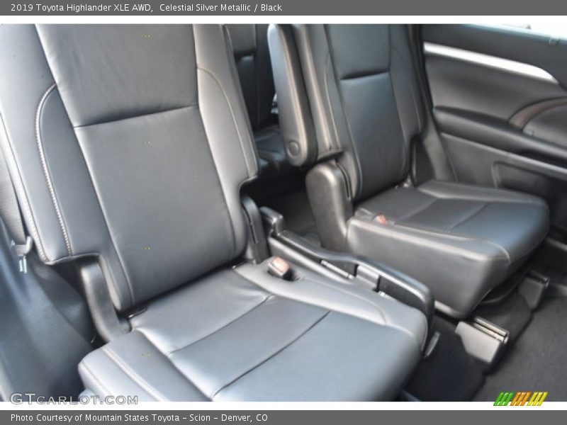 Celestial Silver Metallic / Black 2019 Toyota Highlander XLE AWD