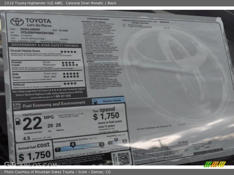 Celestial Silver Metallic / Black 2019 Toyota Highlander XLE AWD