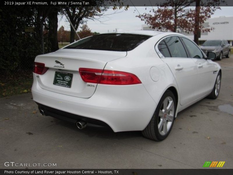 Fuji White / Sienna Tan 2019 Jaguar XE Premium