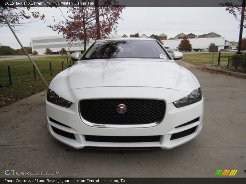 Fuji White / Sienna Tan 2019 Jaguar XE Premium