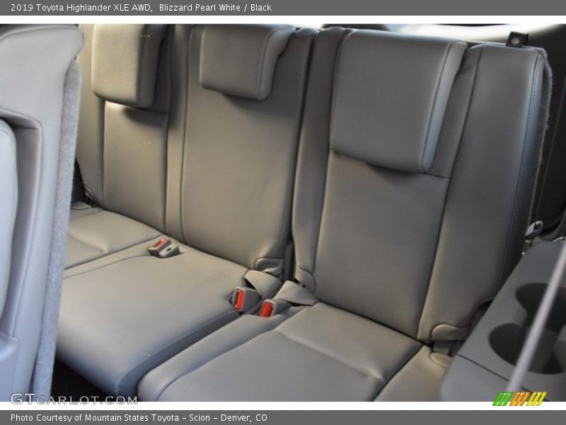 Blizzard Pearl White / Black 2019 Toyota Highlander XLE AWD