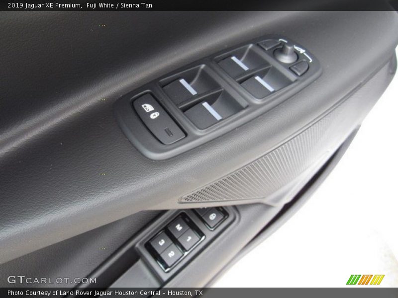 Controls of 2019 XE Premium