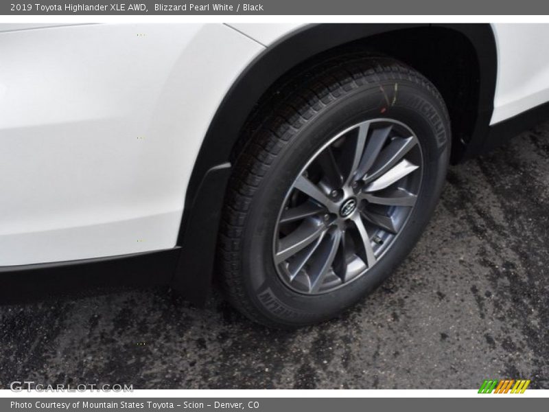 Blizzard Pearl White / Black 2019 Toyota Highlander XLE AWD