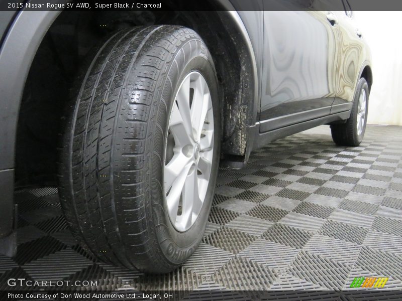 Super Black / Charcoal 2015 Nissan Rogue SV AWD