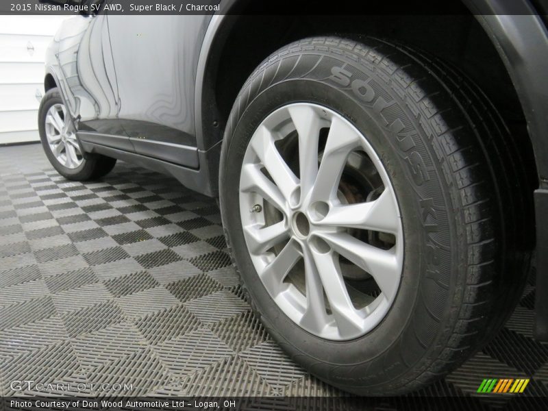 Super Black / Charcoal 2015 Nissan Rogue SV AWD