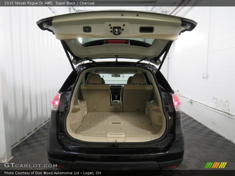 Super Black / Charcoal 2015 Nissan Rogue SV AWD