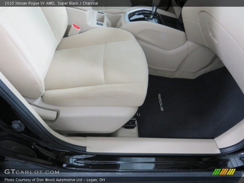 Super Black / Charcoal 2015 Nissan Rogue SV AWD