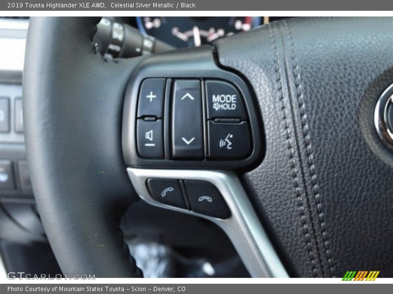 Celestial Silver Metallic / Black 2019 Toyota Highlander XLE AWD