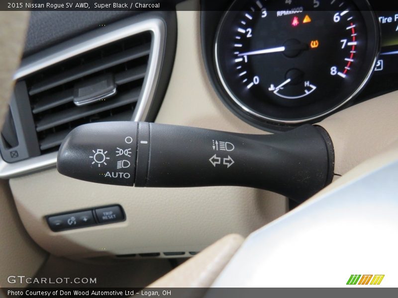 Super Black / Charcoal 2015 Nissan Rogue SV AWD