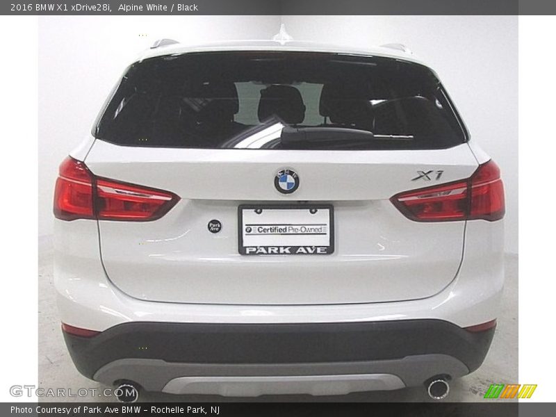 Alpine White / Black 2016 BMW X1 xDrive28i