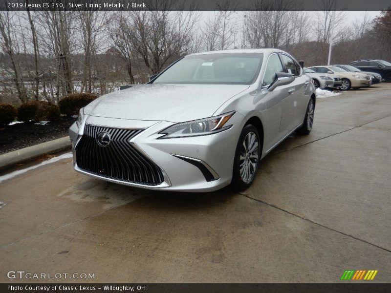 Front 3/4 View of 2019 ES 350