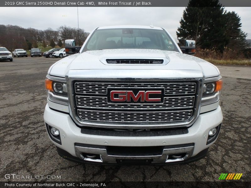 White Frost Tricoat / Jet Black 2019 GMC Sierra 2500HD Denali Crew Cab 4WD