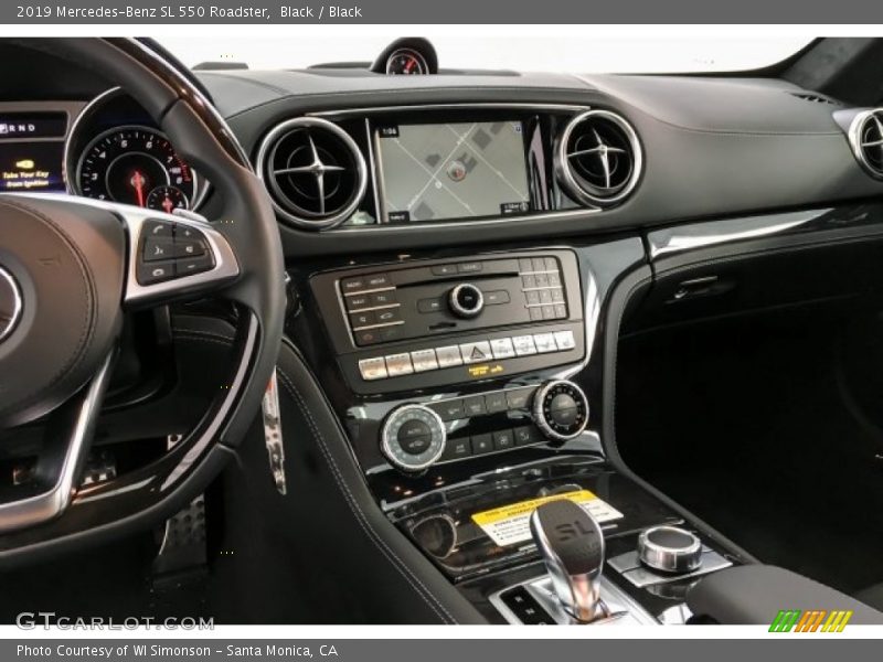 Controls of 2019 SL 550 Roadster