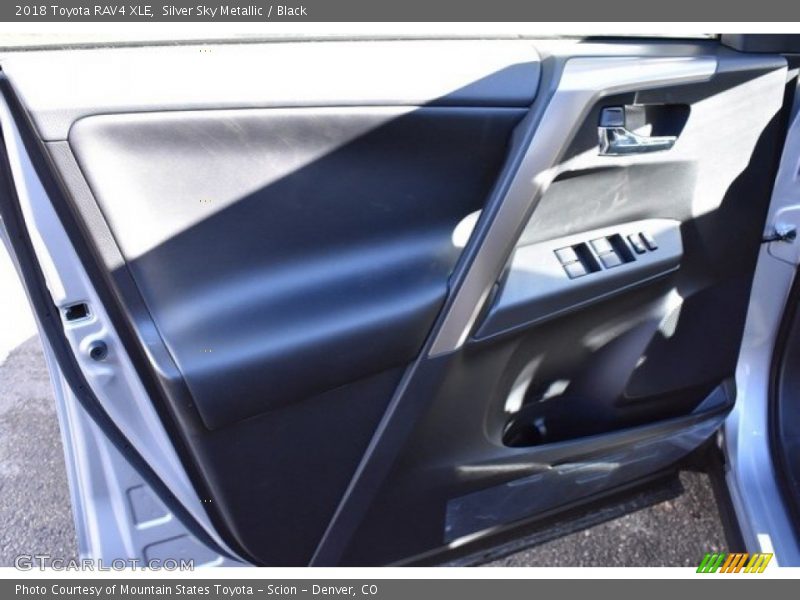 Silver Sky Metallic / Black 2018 Toyota RAV4 XLE